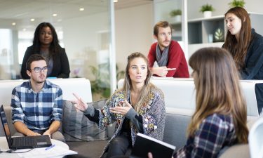 Bewegungsmangel im Büro - das kann man dagegen tun