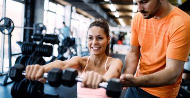 Fitness mit Trainer