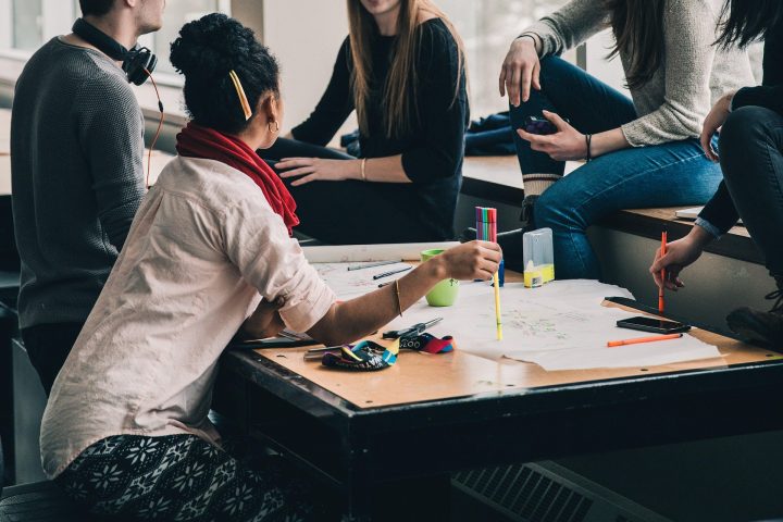 Studierende bei der Arbeit
