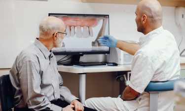 Wenn Zähne fehlen: Welche Lösungen langfristig Komfort und Sicherheit bieten