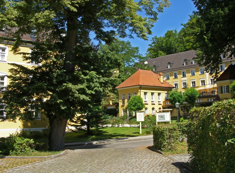 Heilbad Krumbad - Blick vom Parkplatz auf die Anlage