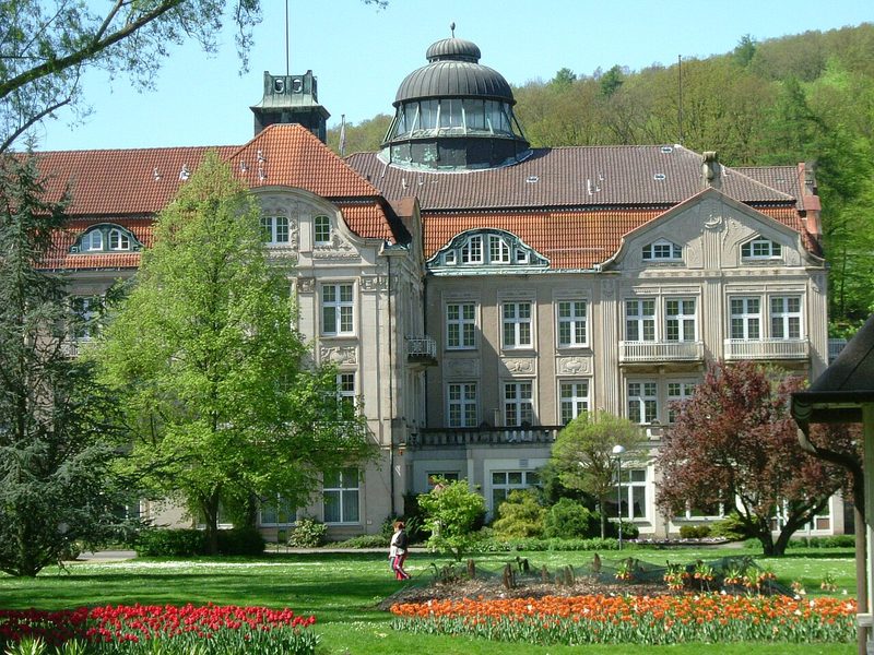 Der Kurpark mit dem Kurhaus von Bad Salzschlirf